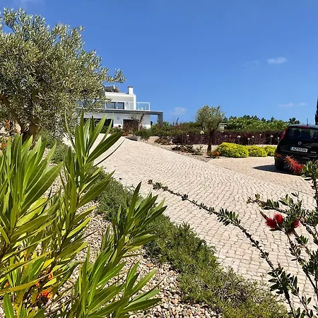 33 Silver Coast * Nadadouro